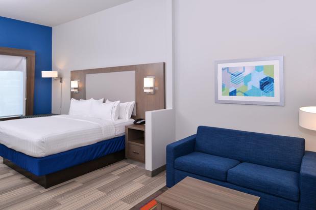 Images Holiday Inn Express & Suites Houston E - Pasadena, an IHG Hotel
