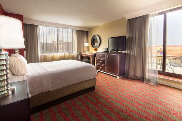 Images DoubleTree by Hilton New York LaGuardia Airport