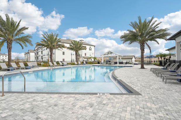 Images Story Lake Gibson | Luxury Apartment Homes