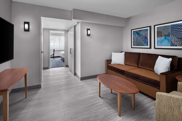 Images the Alloy King of Prussia - a DoubleTree by Hilton