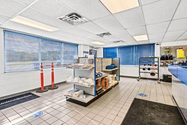 Images United Rentals