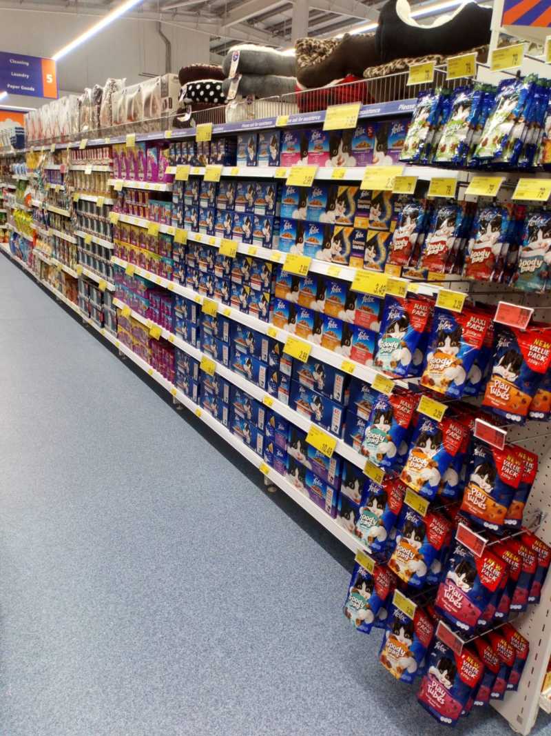 B&M's brand new store in Market Drayton stocks an amazing and ever-changing pet range, from dog and cat food to toys and pet bedding.