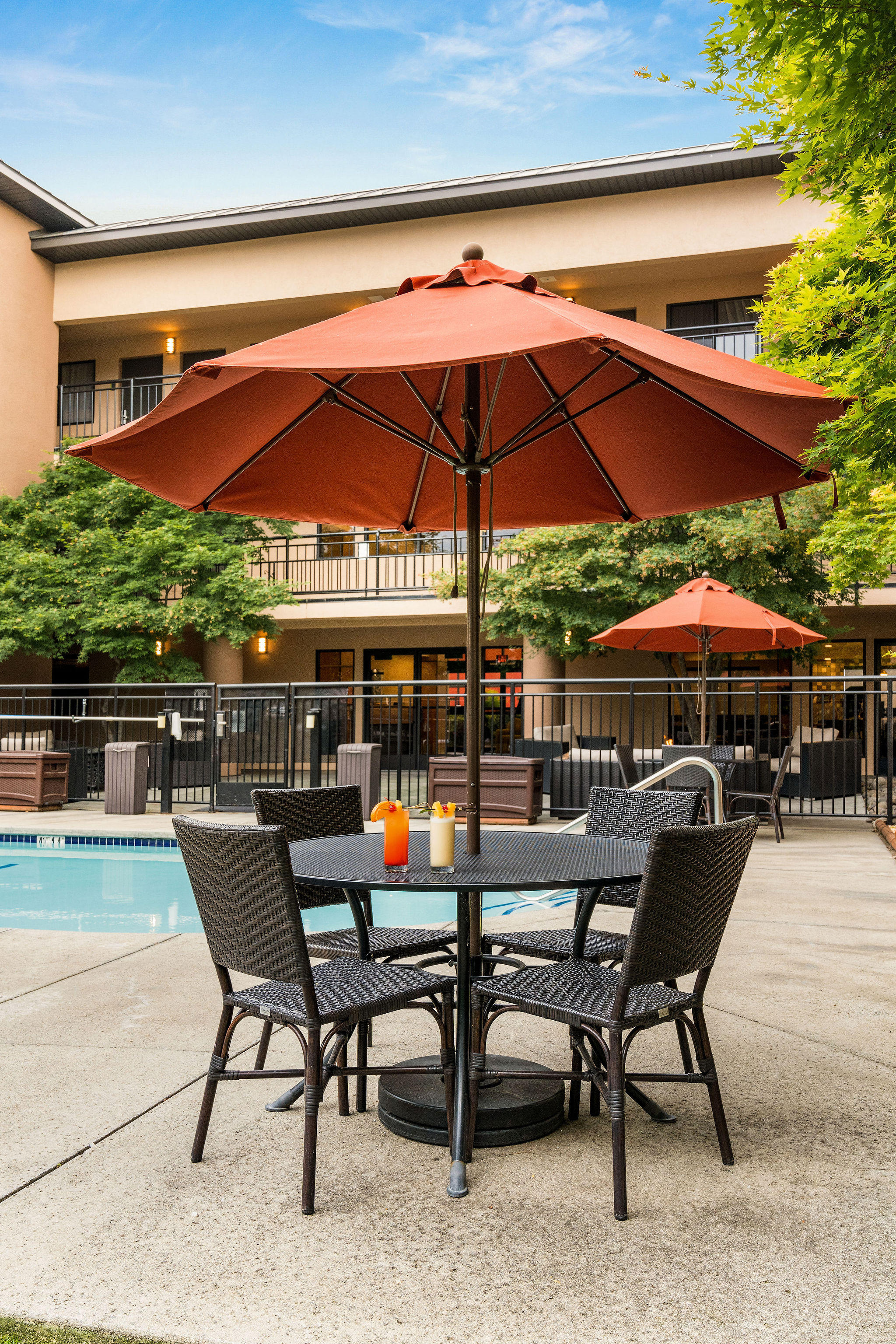 Outdoor Pool & Spa