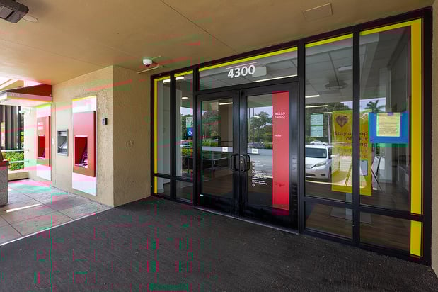 Images Wells Fargo Bank