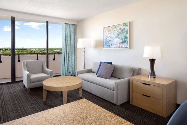 Images Embassy Suites by Hilton Tampa Airport Westshore