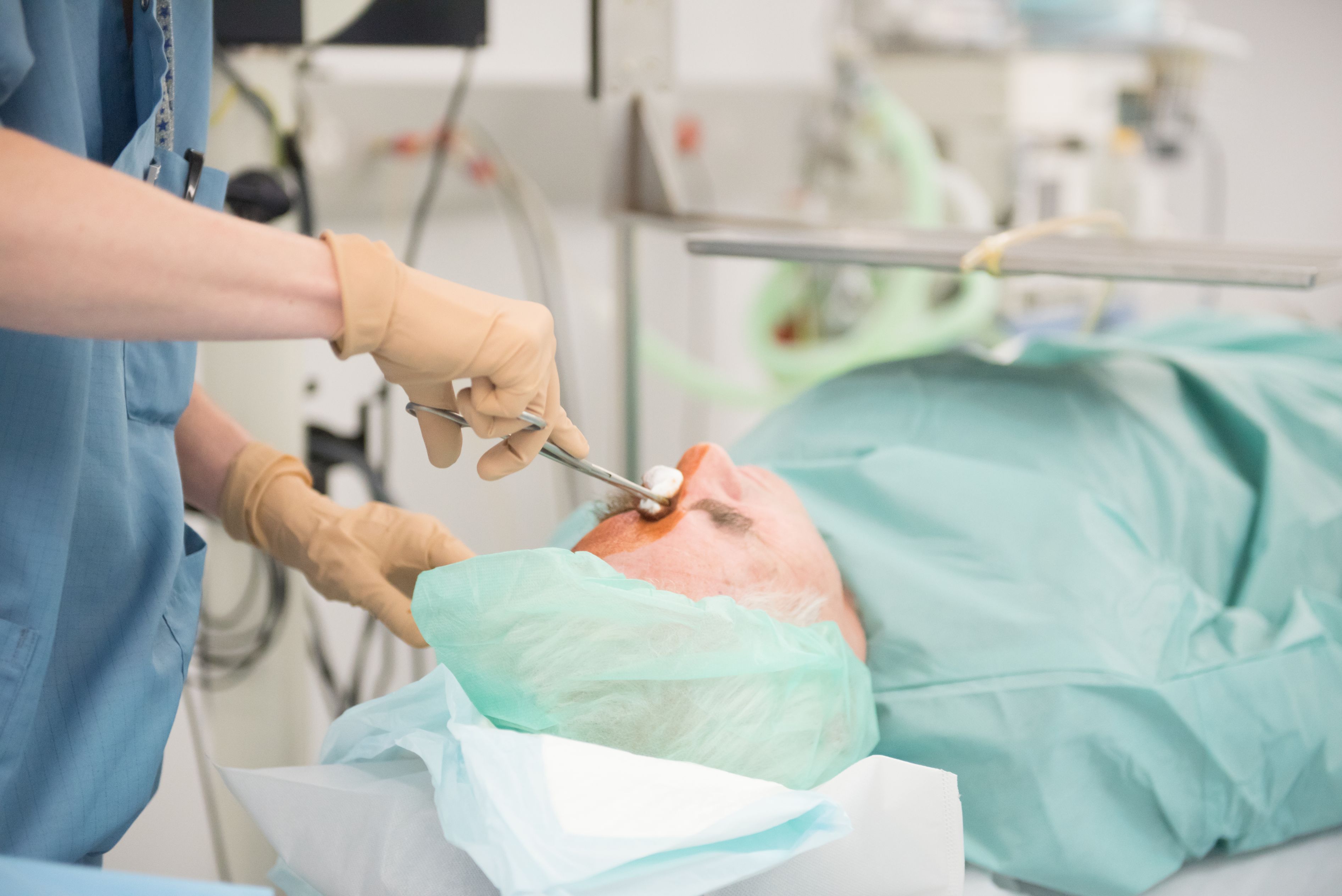 Bilder Augenchirurgie am Bahnhof