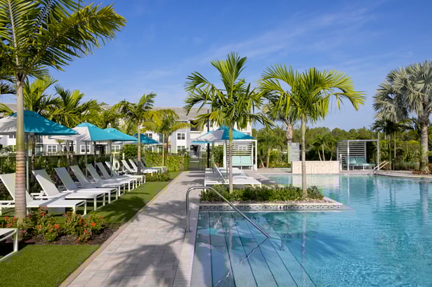 Images Everly Apartments