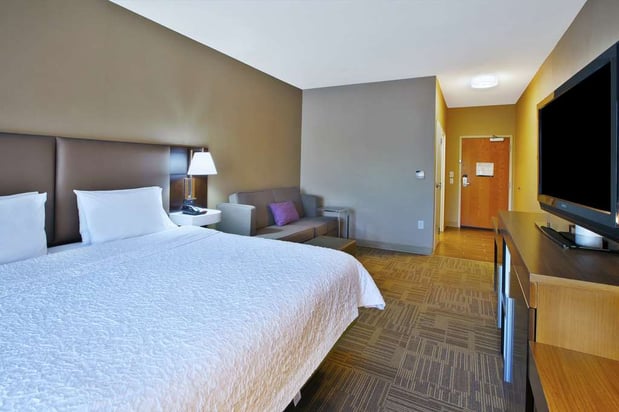 Images Hampton Inn Commerce Novi