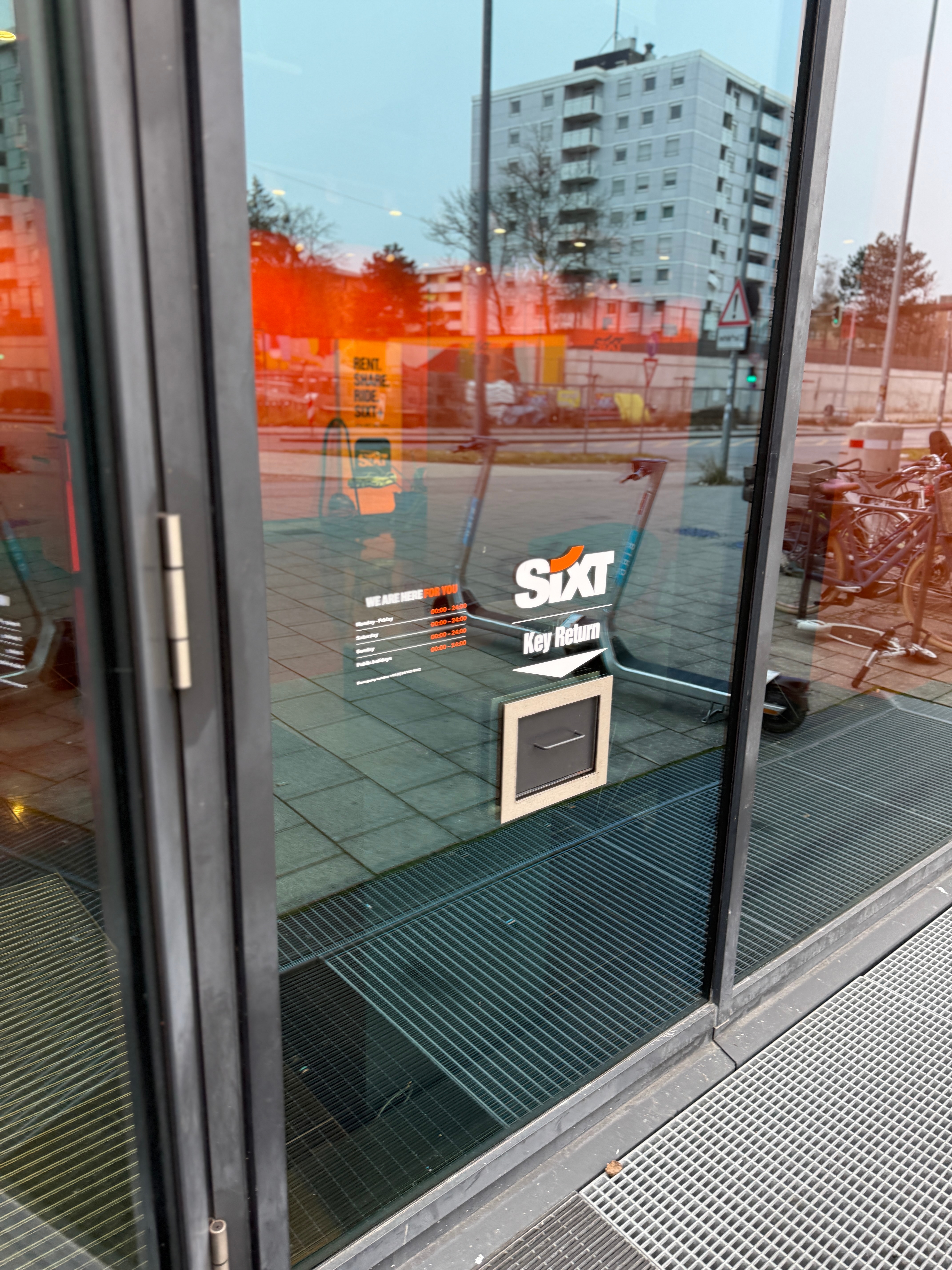 SIXT Autovermietung München Laim 24h, Wotanstr. 9 in München