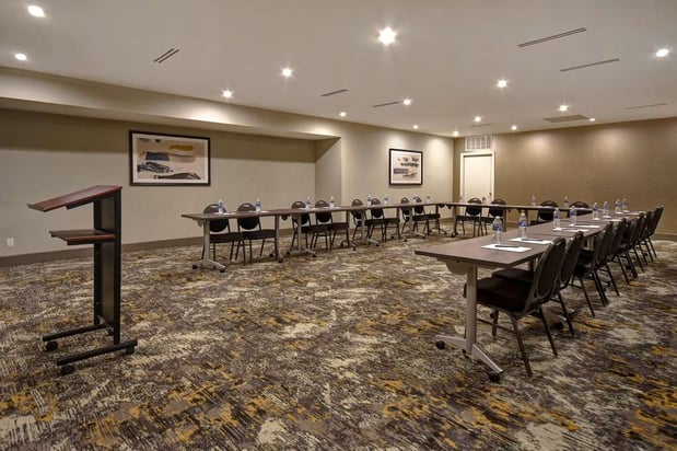 Images DoubleTree by Hilton St. Louis Airport