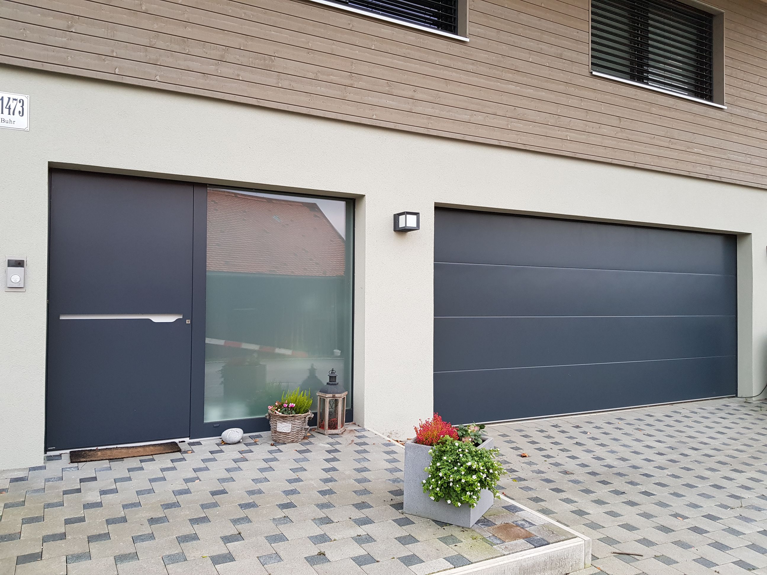 Bilder Steiner-Storen-Tore-Türen-Fenster AG