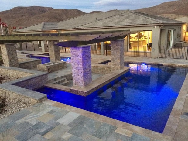 Images Robert Allen Pools & Spas / Bullfrog Spas