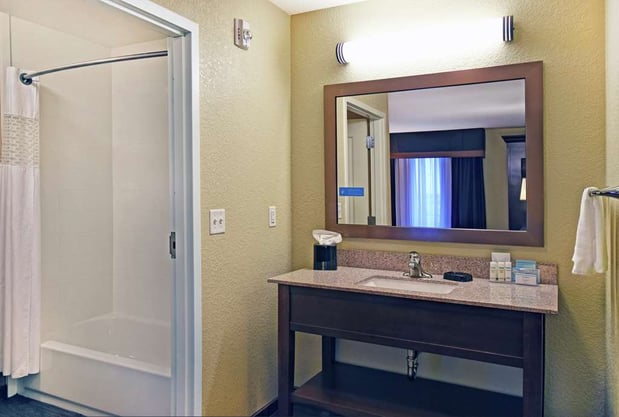 Images Hampton Inn & Suites Milwaukee/Franklin