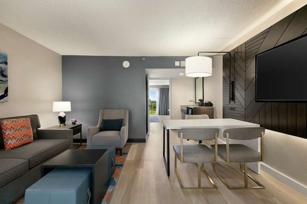 Images Embassy Suites by Hilton Los Angeles Downey