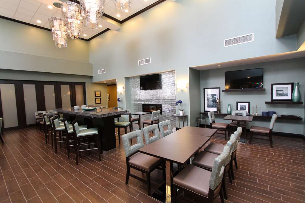 Images Hampton Inn & Suites by Hilton St. John's Airport