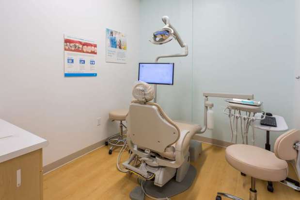 Images Dentists at Midtown