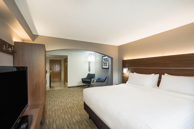 Images Holiday Inn Express & Suites Louisville East by IHG