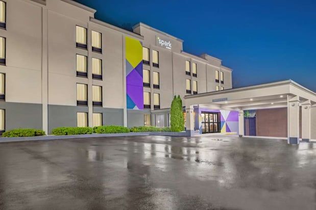Images Spark by Hilton Clarks Summit