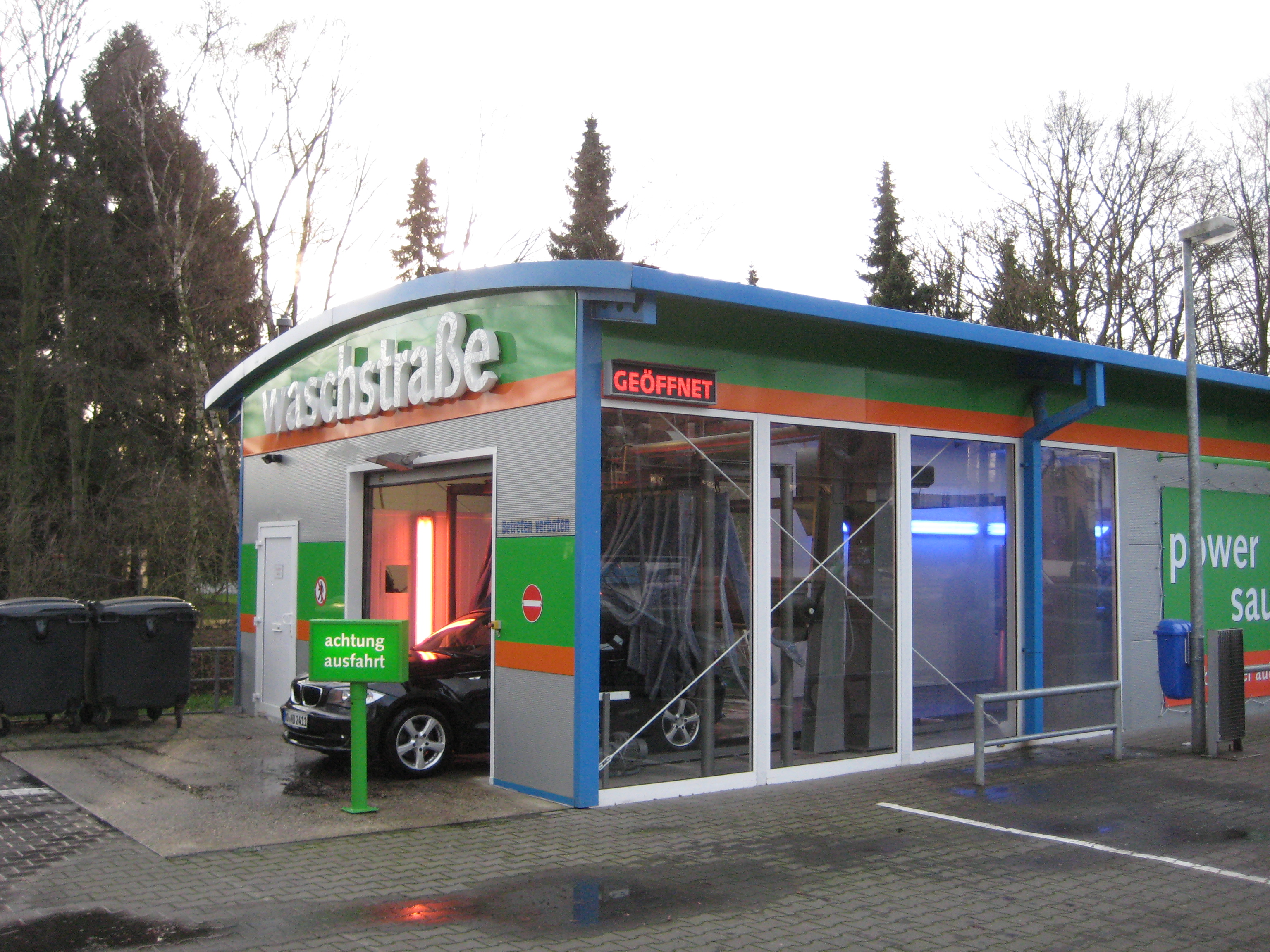 IMO Car Wash, Niederrheinallee 50 in Neukirchen-Vluyn