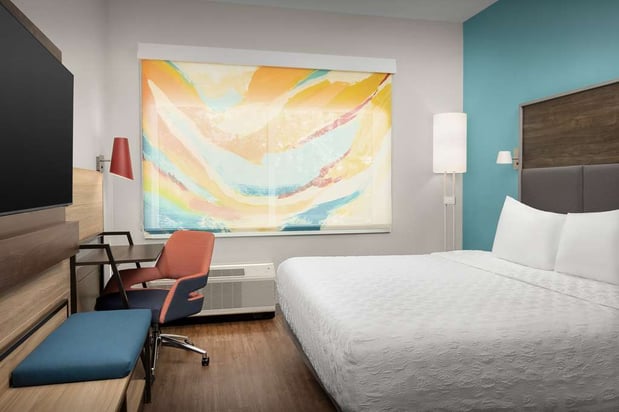 Images Tru by Hilton Jacksonville West I 295