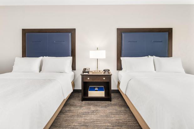 Images Holiday Inn Express & Suites Wilmington-Newark by IHG