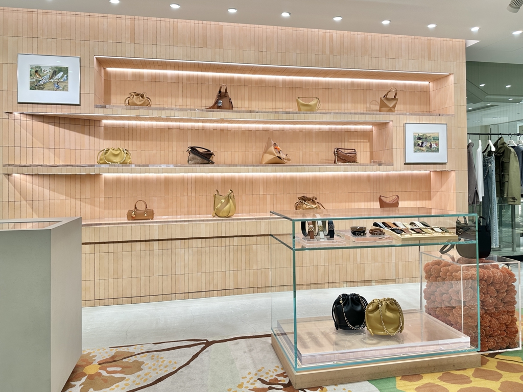 Images ロエベ 大丸神戸店