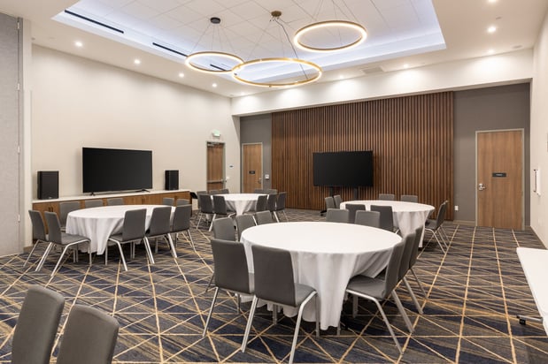 Images Holiday Inn & Suites Monterey Park - Los Angeles by IHG