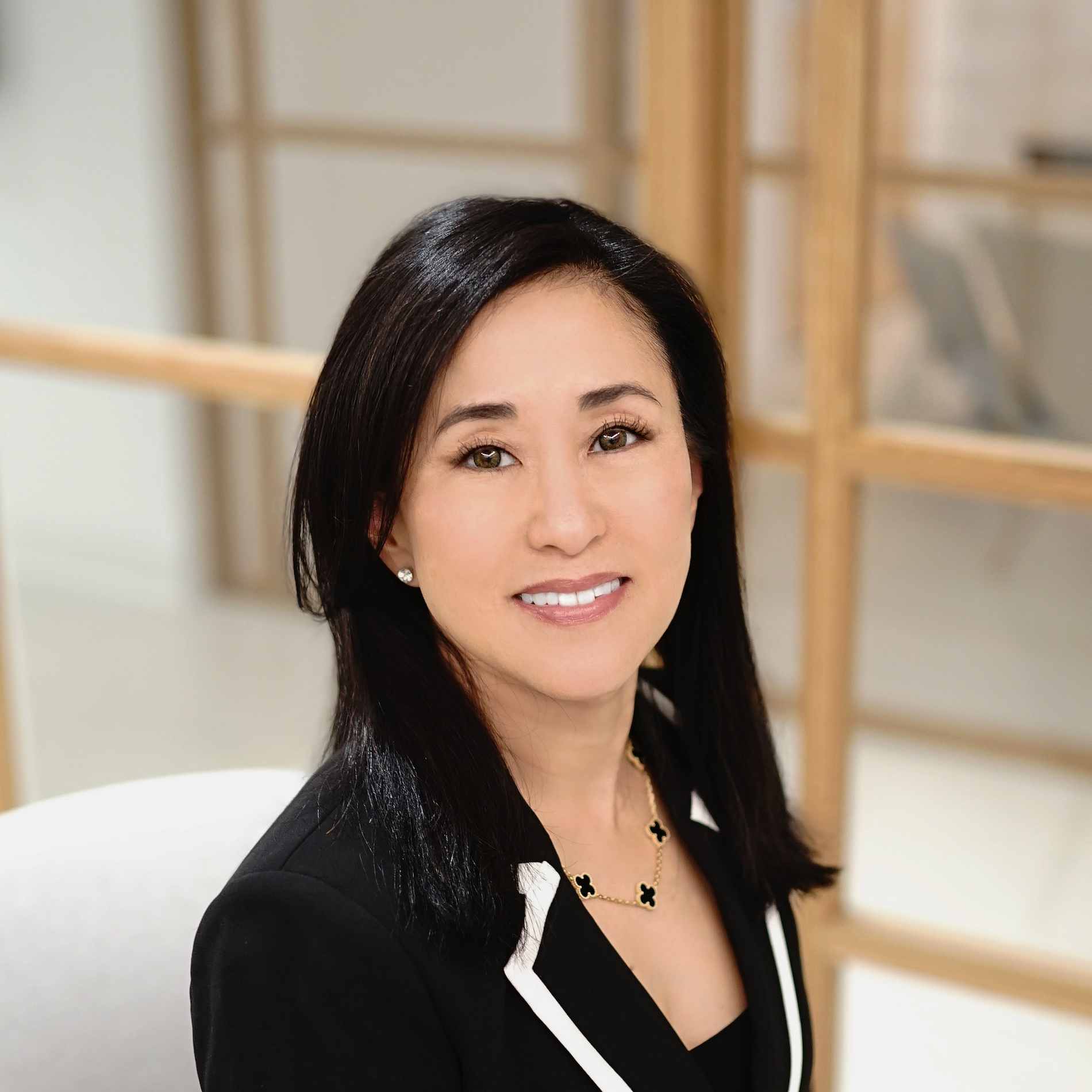 Established in 1995, Perry Endodontics has been at the forefront of providing exceptional endodontic 