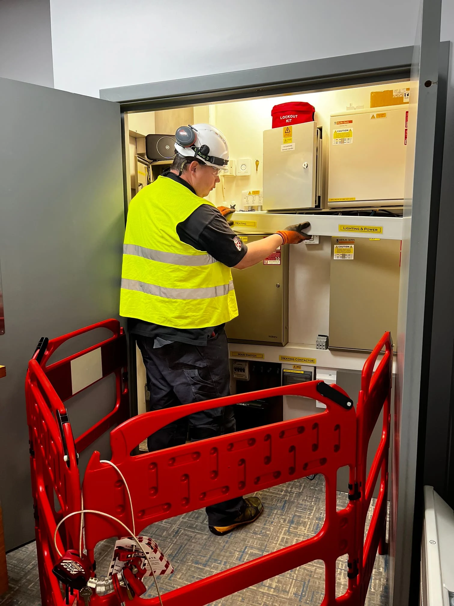 Images HW UK Services Ltd