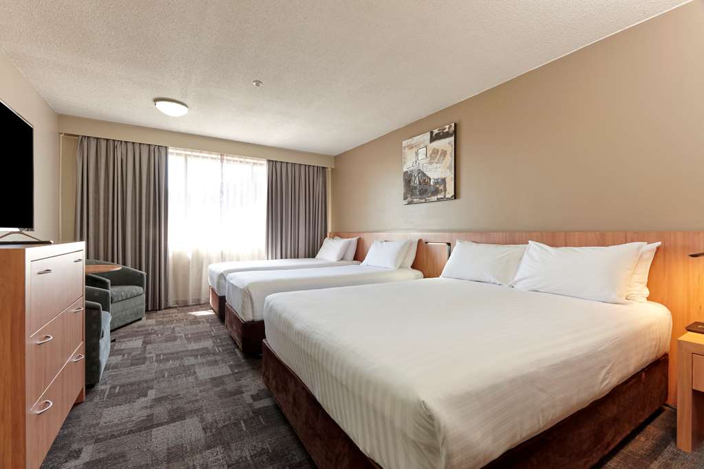 Family Room with Queen and Two Singles Best Western Plus Launceston Launceston (03) 6333 9999