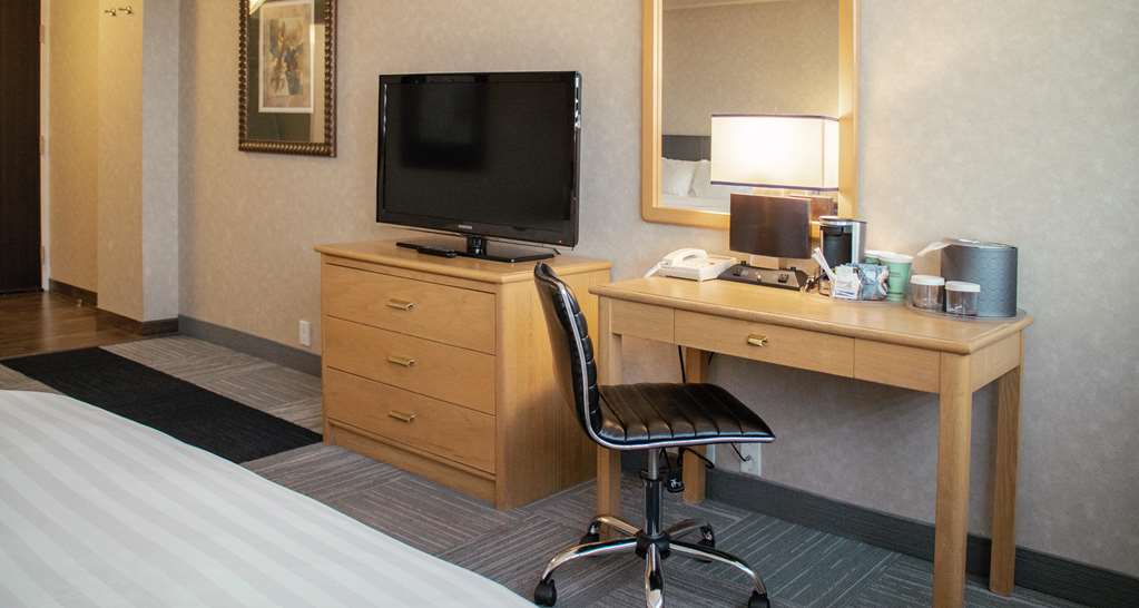 Deluxe Double Pet Friendly The Rushmore Hotel & Suites, BW Premier Collection Rapid City (605)348-8300