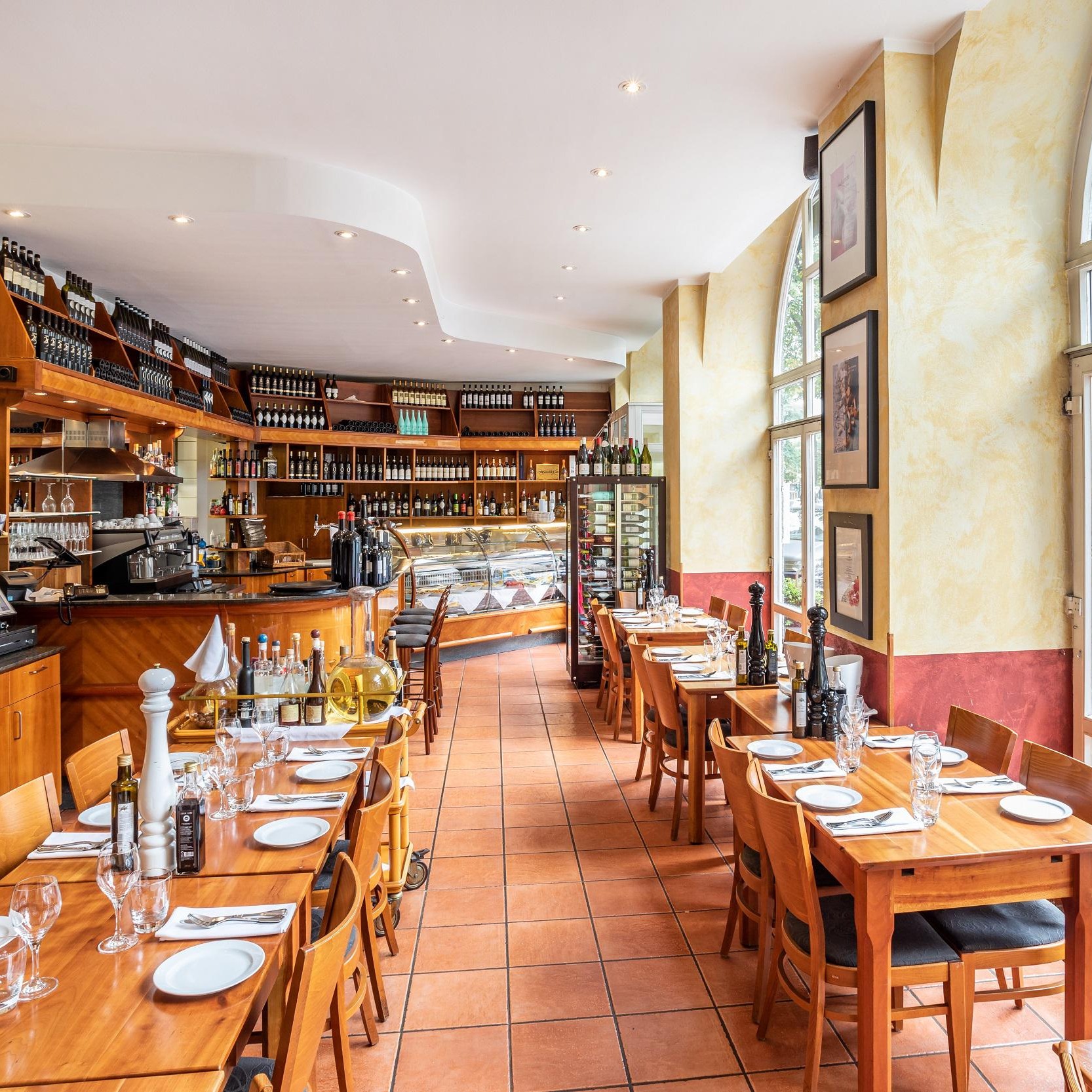 Bilder Trattoria La Castagnas - Italienisches Restaurant in Düsseldorf