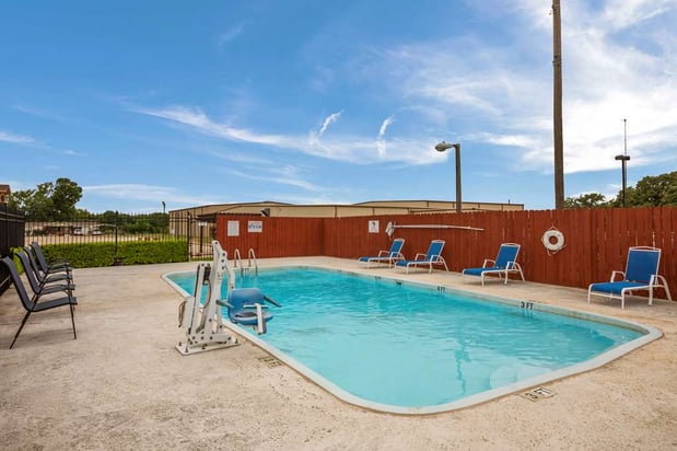 Images SureStay by Best Western Rockdale
