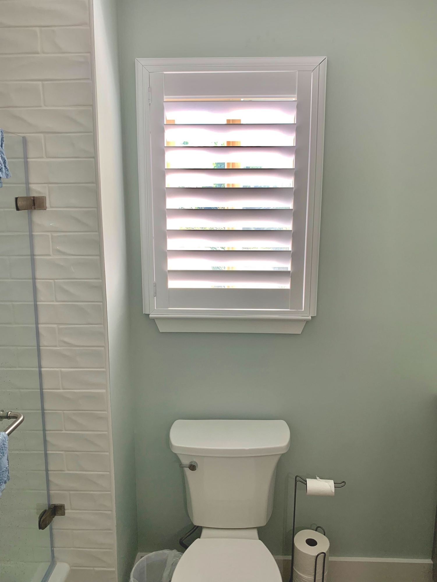 Waterproof window treatments? Yes please! With their performance in any high humidity space, pristine shutters were a lovely choice for this local Hilton Head Island bathroom. Plus, our window treatment options are customizable to fit any window size.