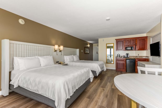 Images Holiday Inn & Suites Clearwater Beach by IHG