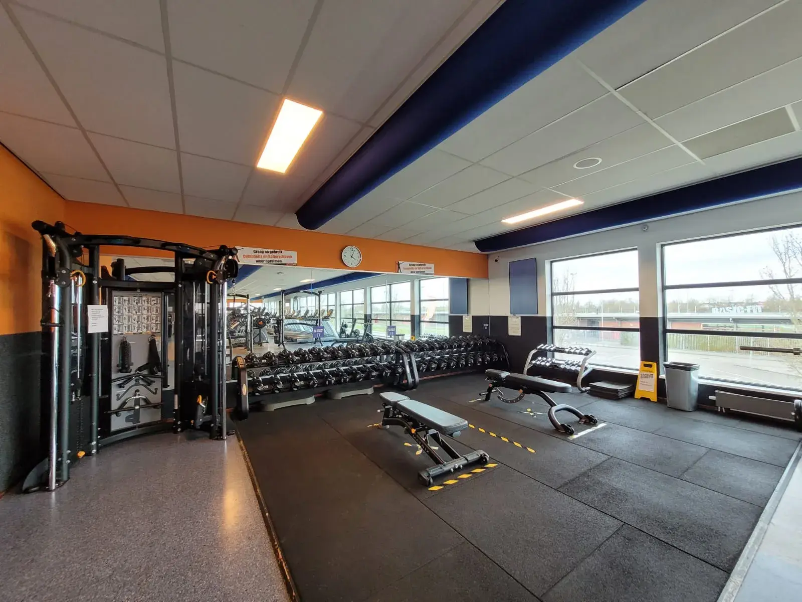Foto's Basic-Fit 24/7