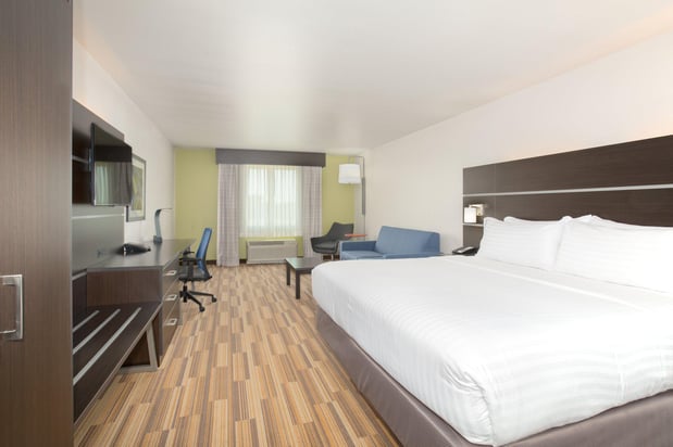 Images Holiday Inn Express & Suites Lincoln I - 80 by IHG
