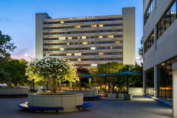 Images Crowne Plaza Knoxville Downtown University by IHG