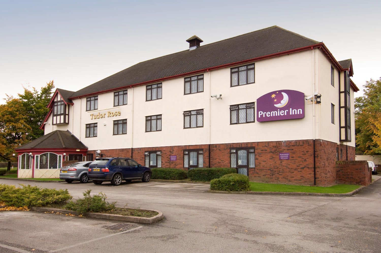 Images Premier Inn Wirral (Two Mills) hotel