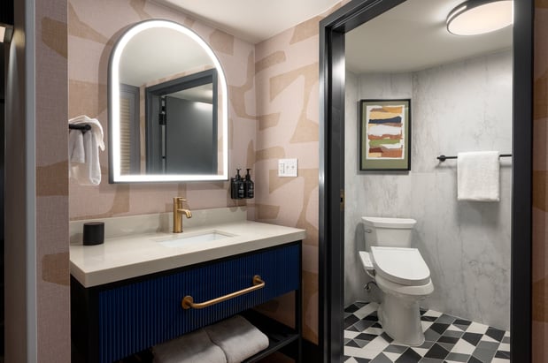 Images Troy Inn & Suites