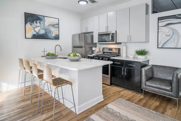 Images Iris Luxury Apartments