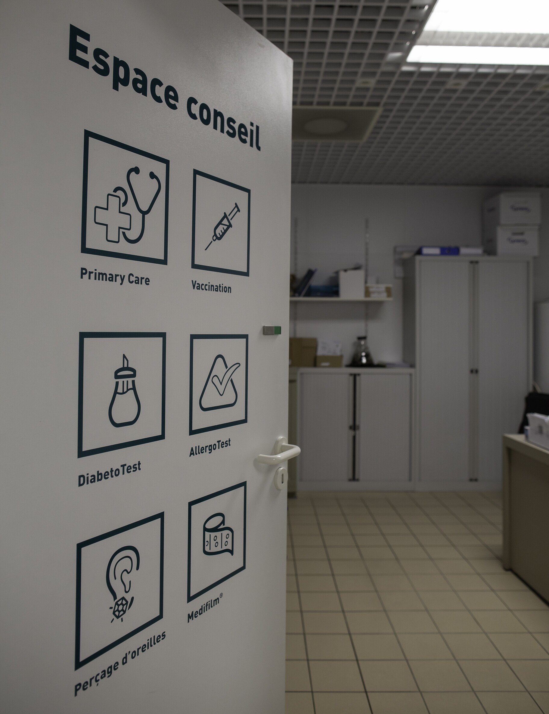 Bilder Pharmacie Amavita Charmilles