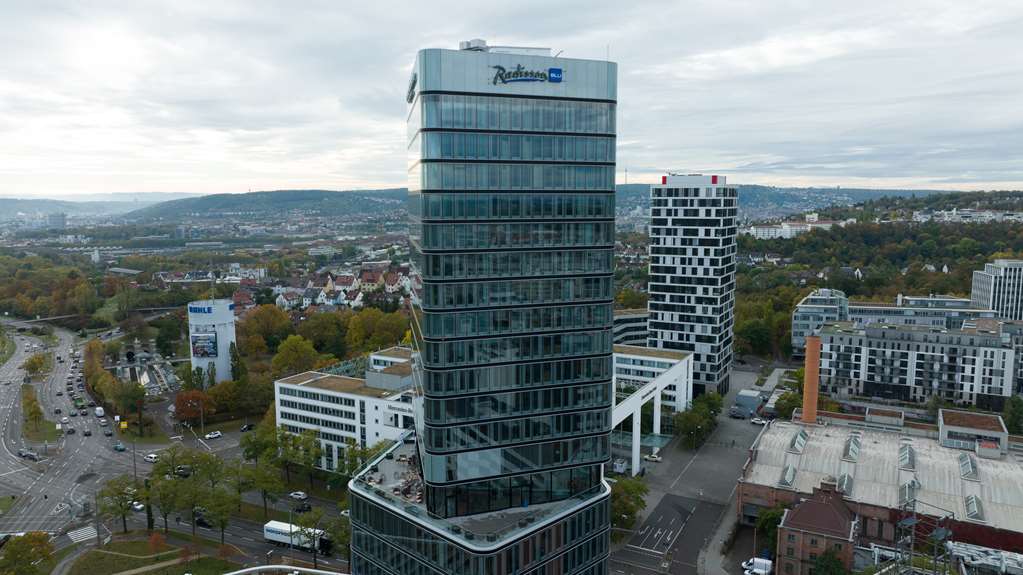 Radisson Blu Hotel at Porsche Design Tower Stuttgart, Leitzstraße 63 in Stuttgart
