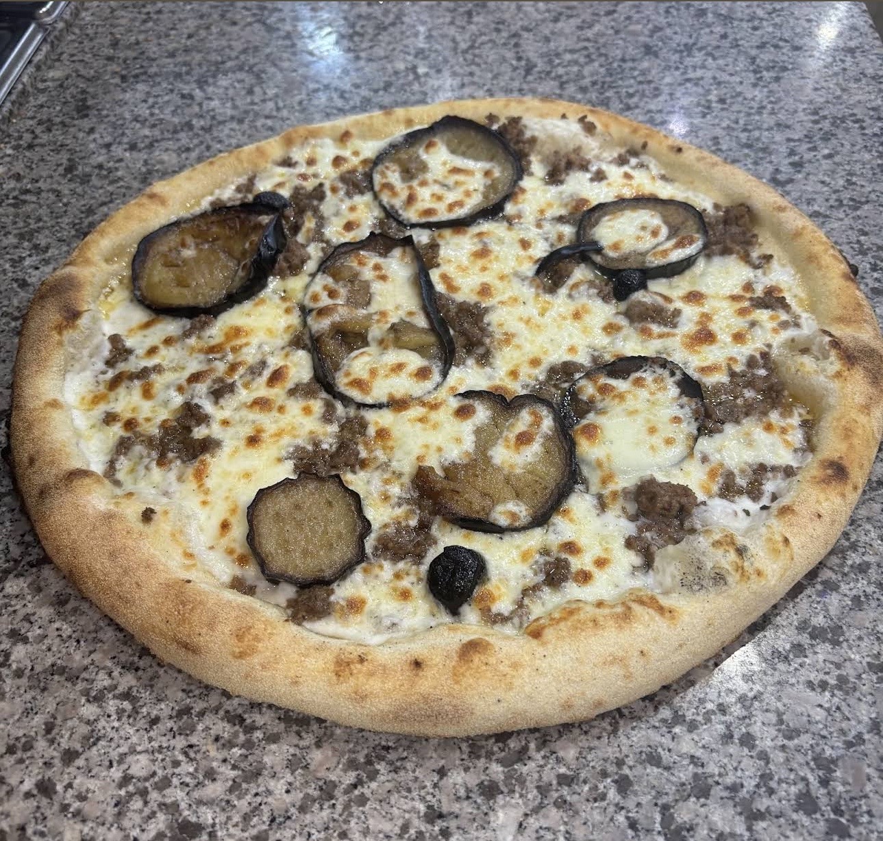 La parmesane
Aubergines, Grana Padano AOPet Mozzarella ou La parmesane
Aubergines, Grana Padano AOPet Mozzarella ou