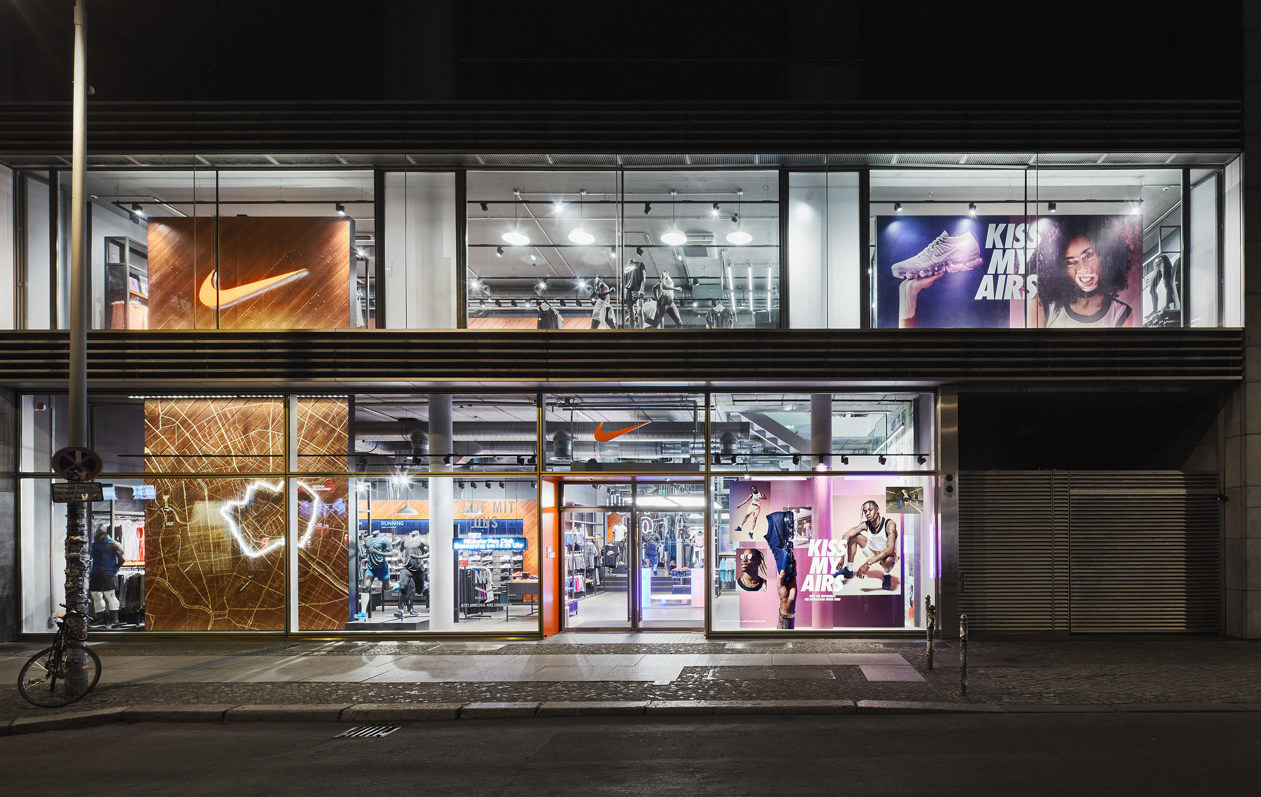 Kundenbild groß 7 Nike Store Berlin Mitte