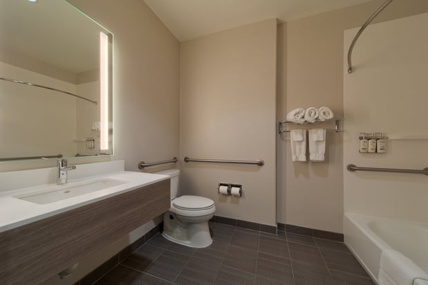 Images Holiday Inn Express & Suites Cleveland by IHG