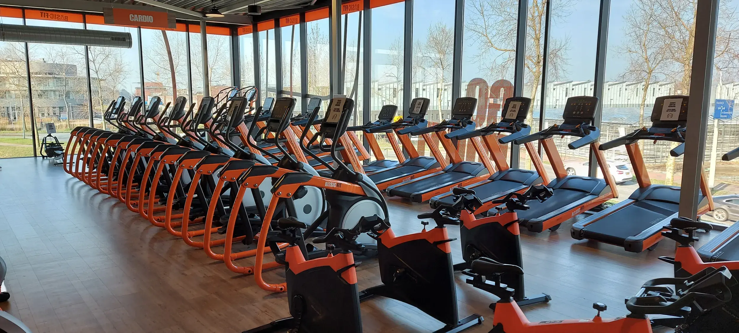 Foto's Basic-Fit 24/7