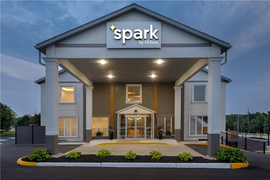 Images Spark by Hilton Woodstock