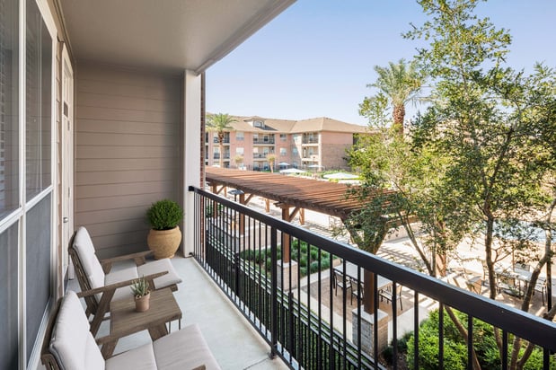Images Camden Royal Oaks 55+ Senior Living Apartments