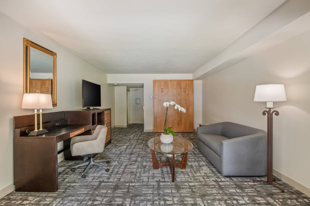 Images Crowne Plaza San Diego - Mission Valley by IHG